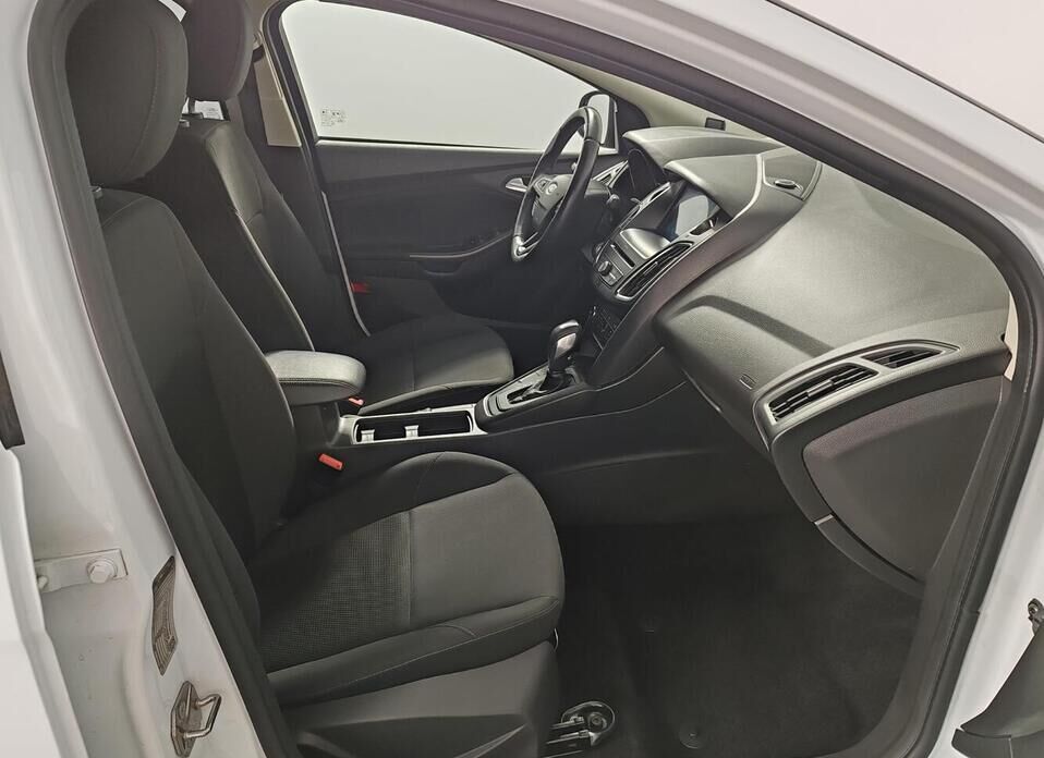 Ford Focus 1.6 AMT (105 л.с.)