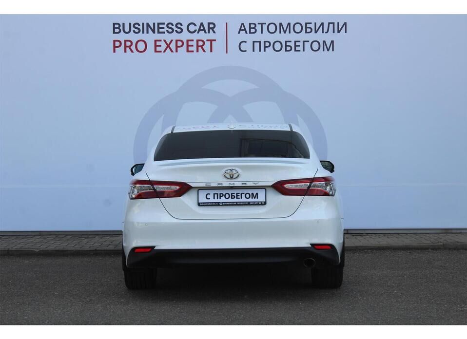 Toyota Camry 2.5 AT (181 л.с.)