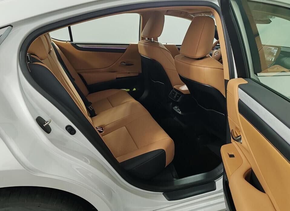 Lexus ES, VII Рестайлинг 2 200 2.0 CVT (173 л.с.)