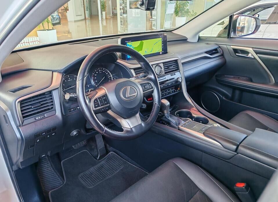 Lexus RX, IV Рестайлинг 300 2.0 AT (238 л.с.) 4WD