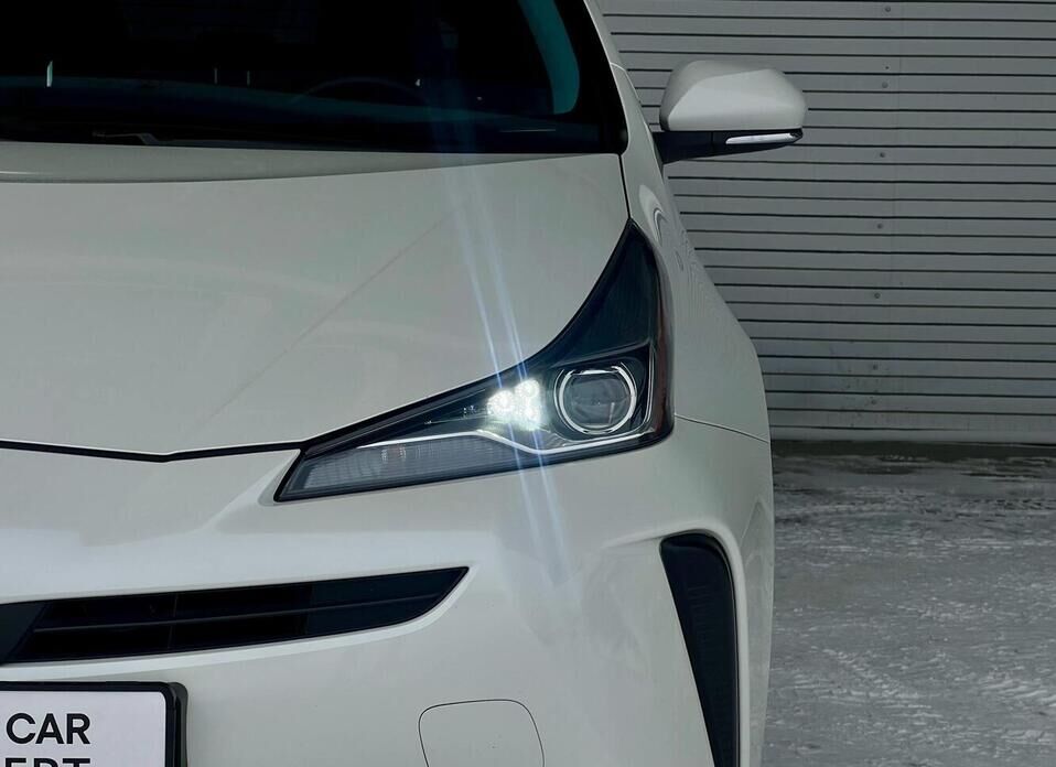 Toyota Prius, IV Рестайлинг (XW50) 1.8hyb AT (98 л.с.)