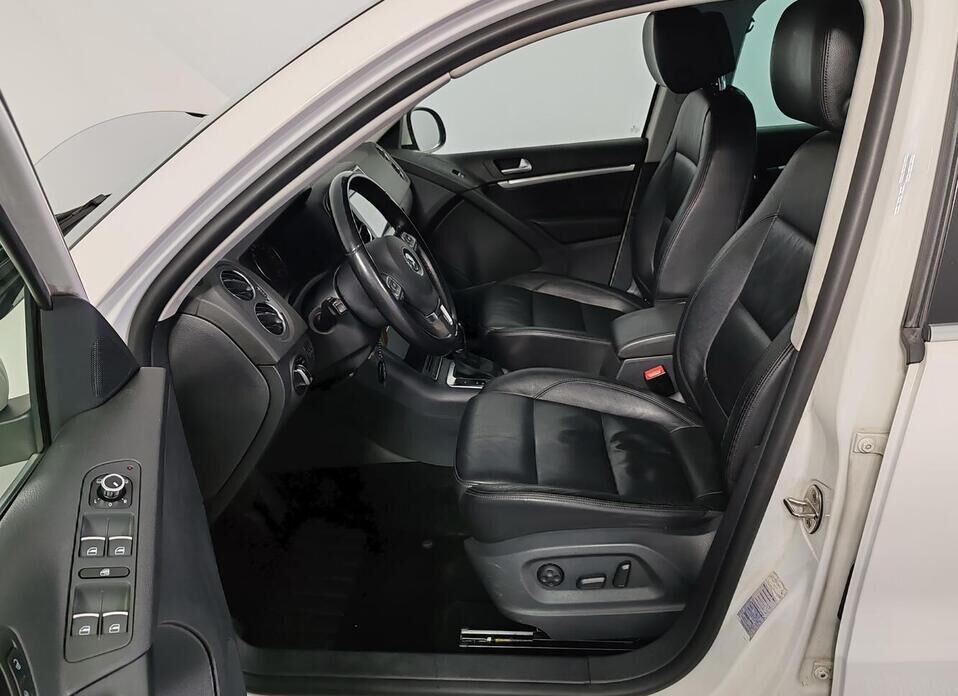 Volkswagen Tiguan 2.0d AT (140 л.с.) 4WD