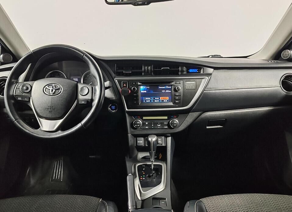 Toyota Auris, II 1.6 CVT (132 л.с.)