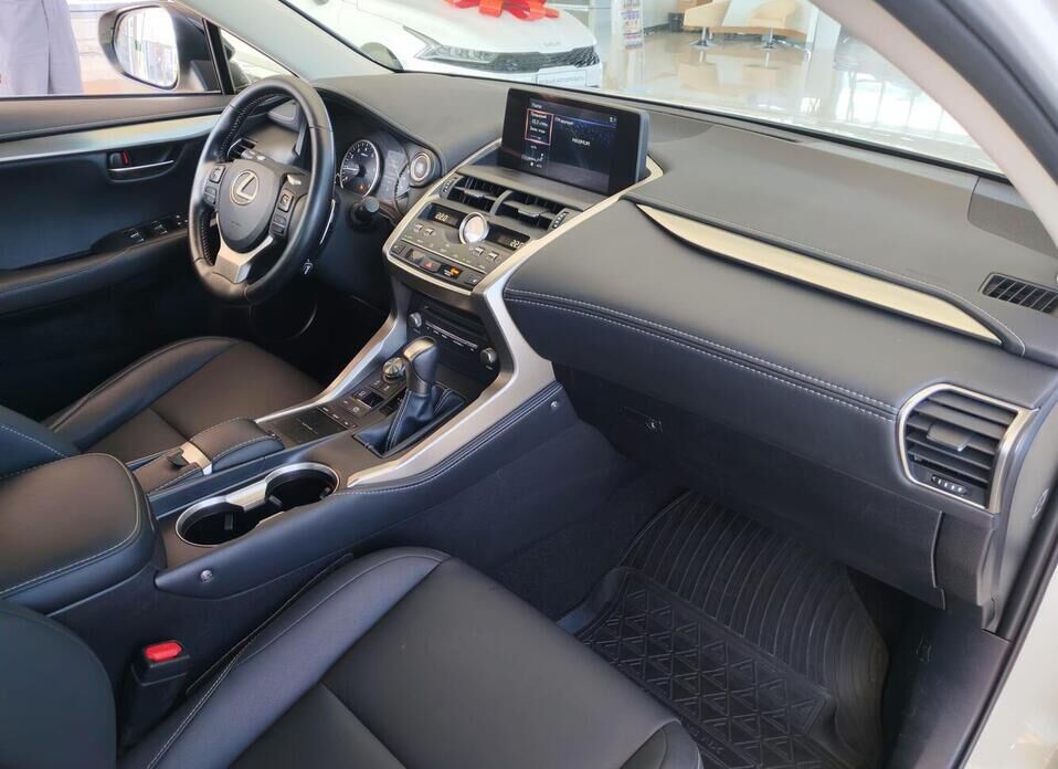 Lexus NX 200 2.0 CVT (150 л.с.)