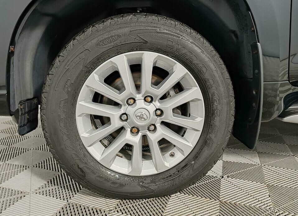 Toyota Land Cruiser Prado 2.8d AT (177 л.с.) 4WD