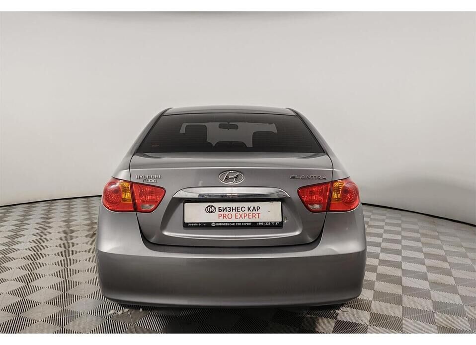 Hyundai Elantra, IV (HD) 1.6 AT (122 л.с.)