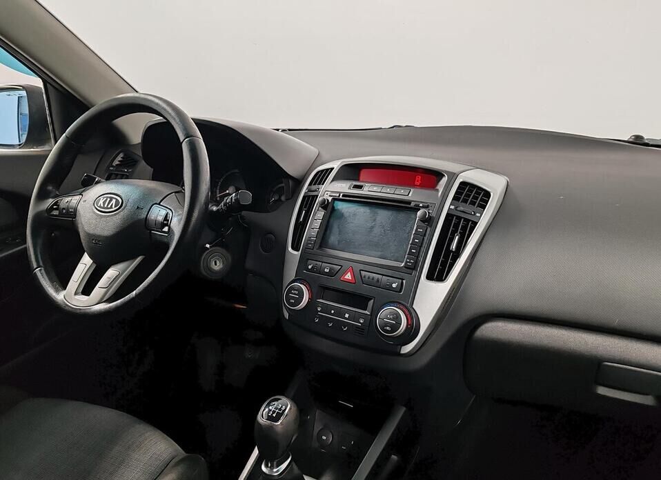 Kia Ceed, I Рестайлинг 1.6 MT (122 л.с.)