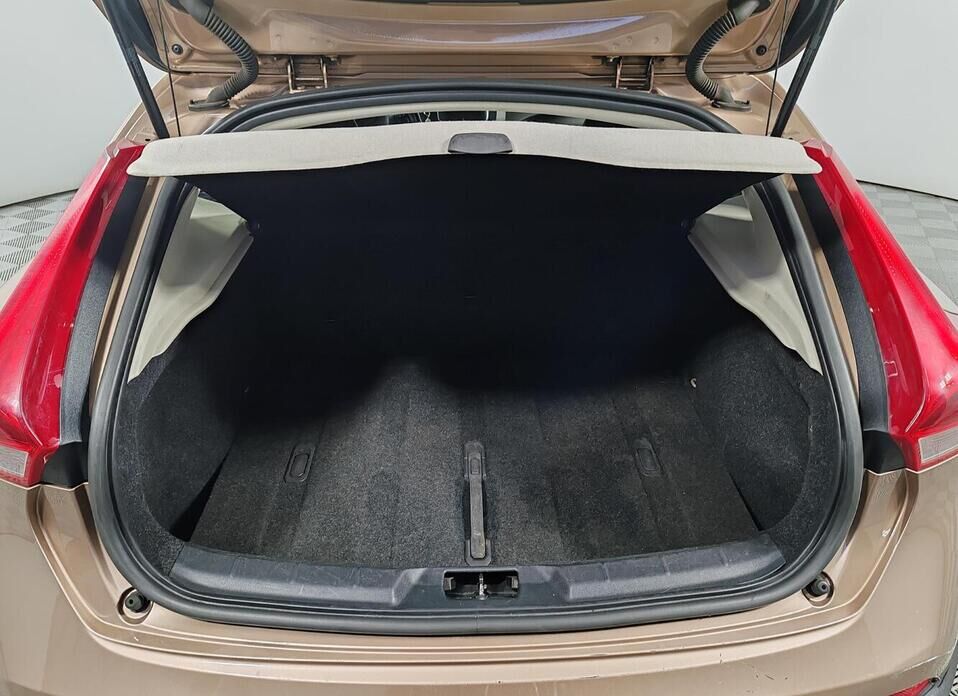 Volvo V40 Cross Country, I 2.0 AT (213 л.с.) 4WD