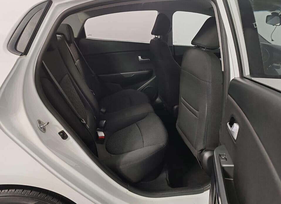 Kia Rio 1.6 AT (123 л.с.)