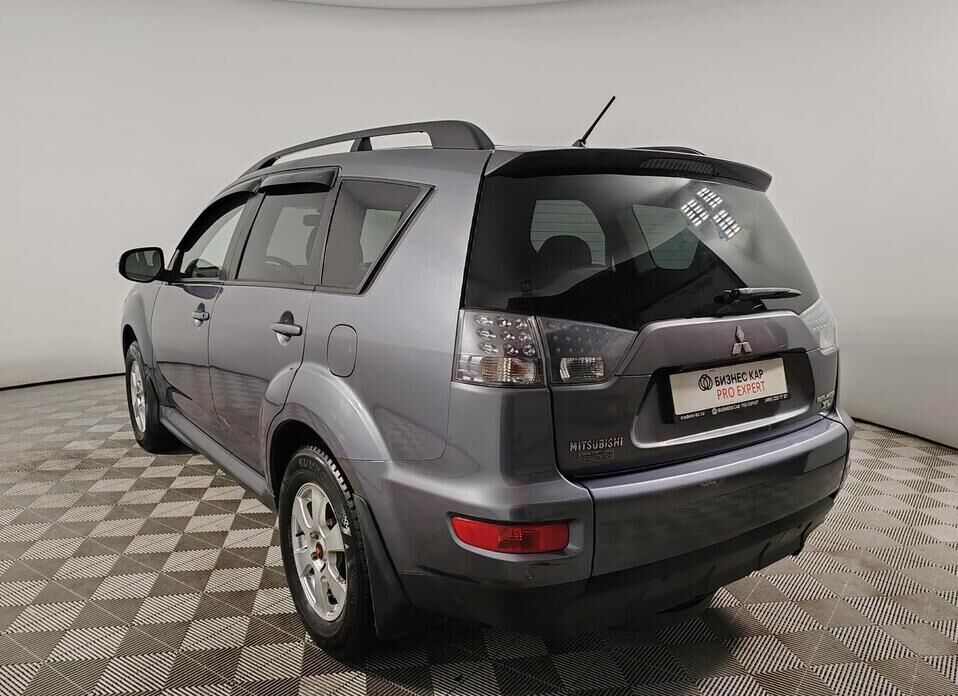 Mitsubishi Outlander, II Рестайлинг 2.0 CVT (147 л.с.) 4WD