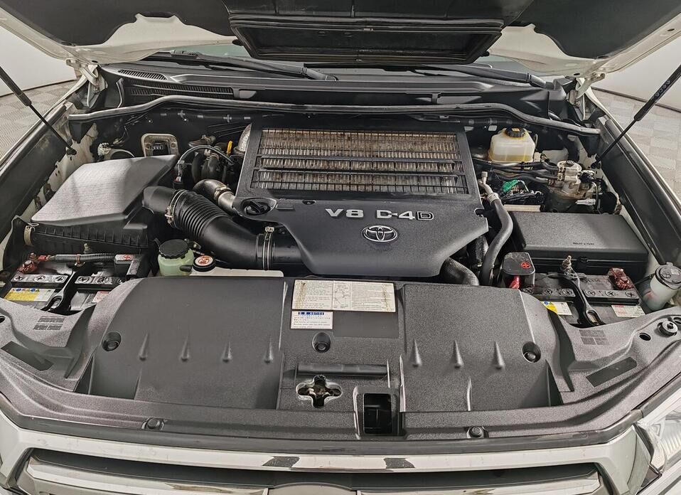 Toyota Land Cruiser, 200 Series Рестайлинг 2 4.5d AT (249 л.с.) 4WD