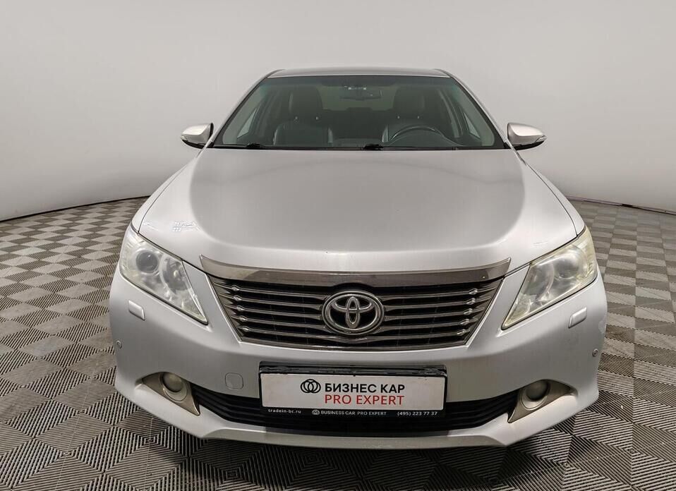 Toyota Camry 3.5 AT (249 л.с.)