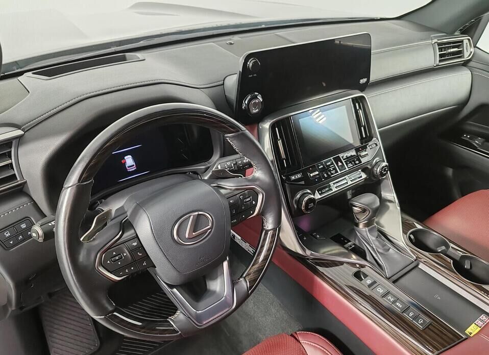 Lexus LX 600 3.4 AT (415 л.с.) 4WD