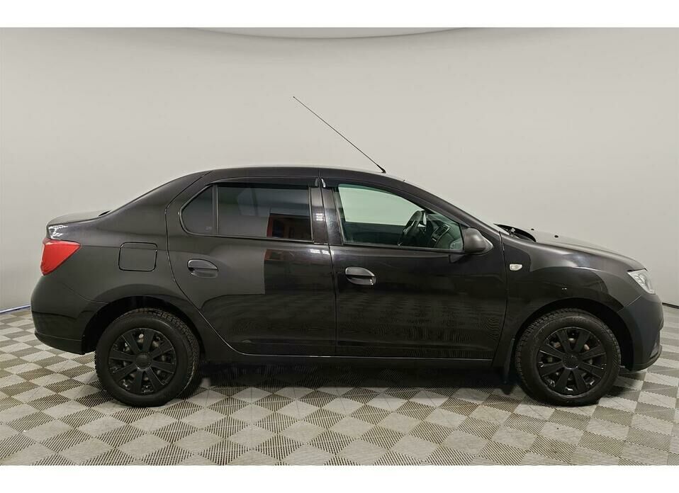 Renault Logan 1.6 MT (82 л.с.)