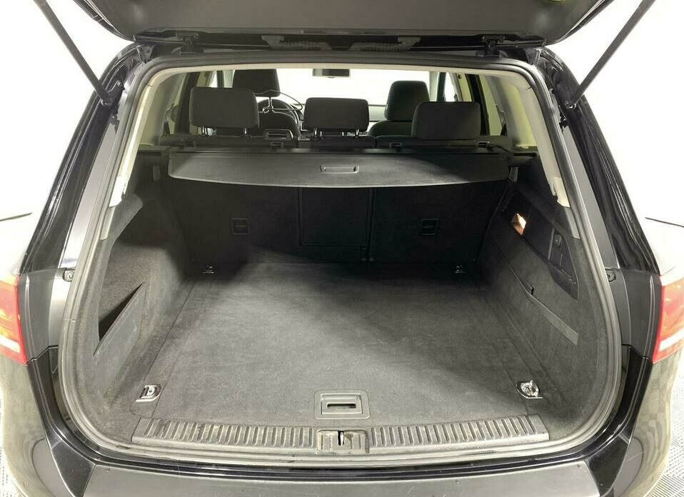 Volkswagen Touareg 3.0d AT (204 л.с.) 4WD