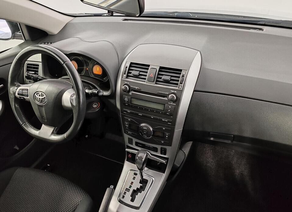 Toyota Corolla 1.6 AT (124 л.с.)