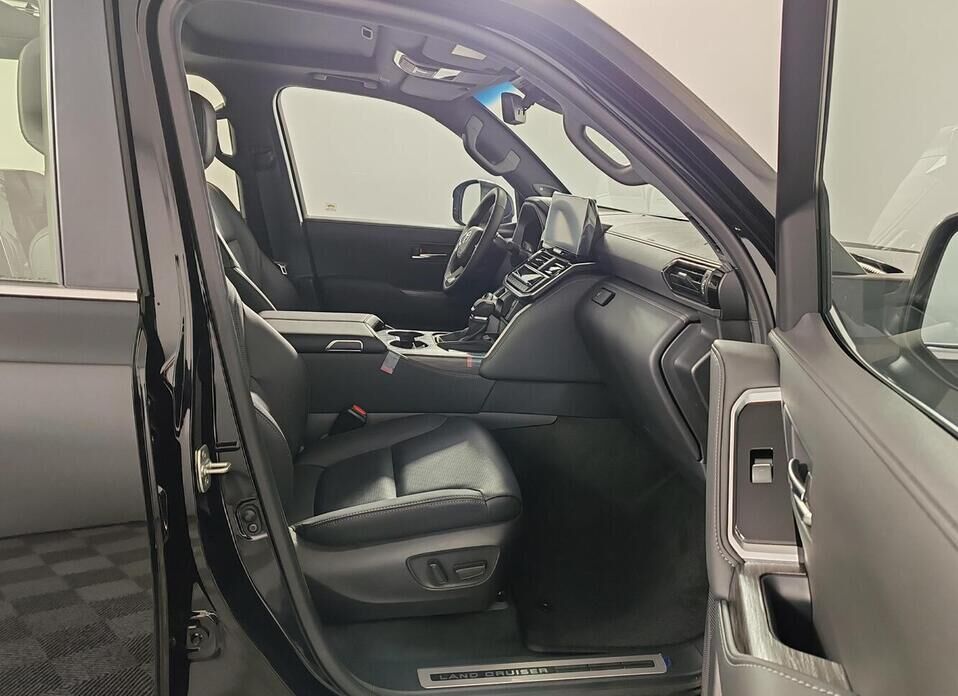 Toyota Land Cruiser, 300 Series 3.3d AT (299 л.с.) 4WD