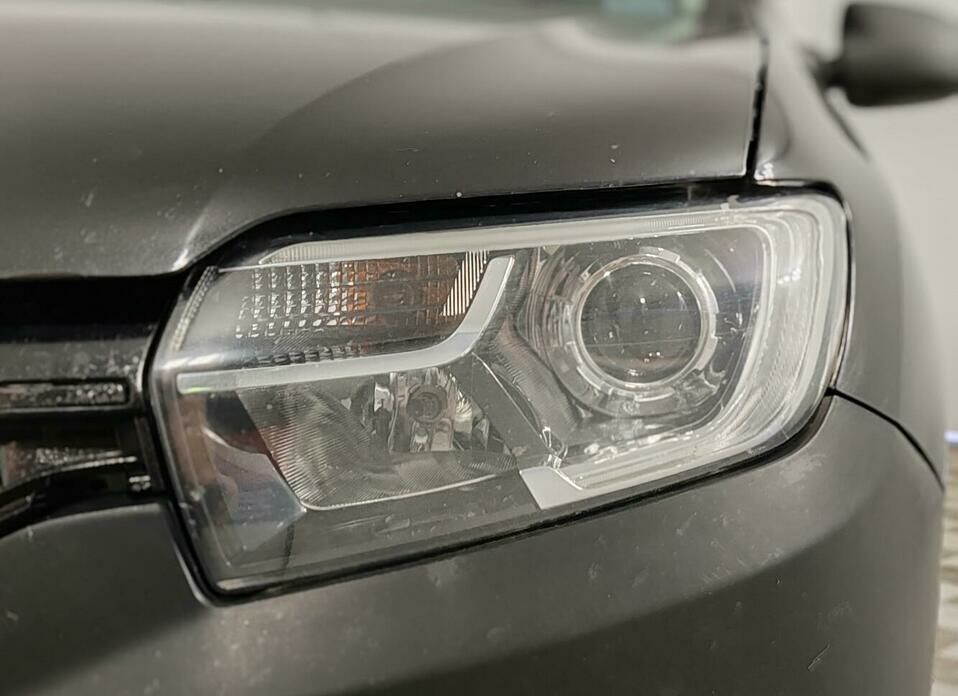 Renault Logan 1.6 MT (82 л.с.)