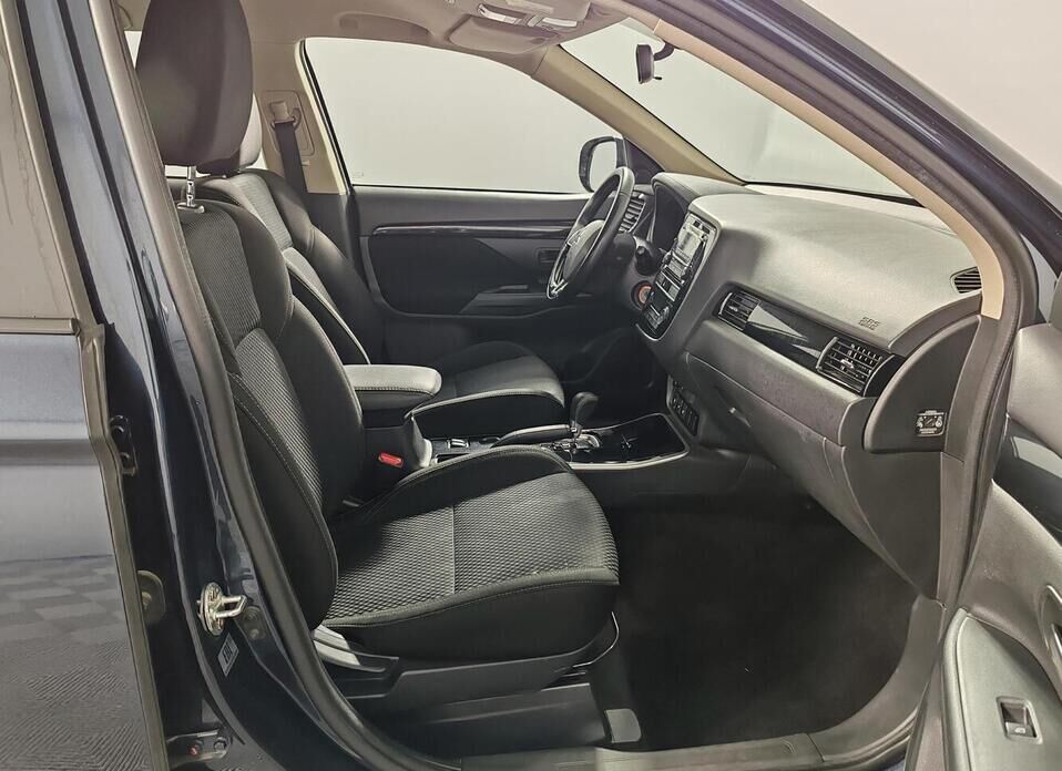 Mitsubishi Outlander, III Рестайлинг 3 2.0 CVT (146 л.с.)