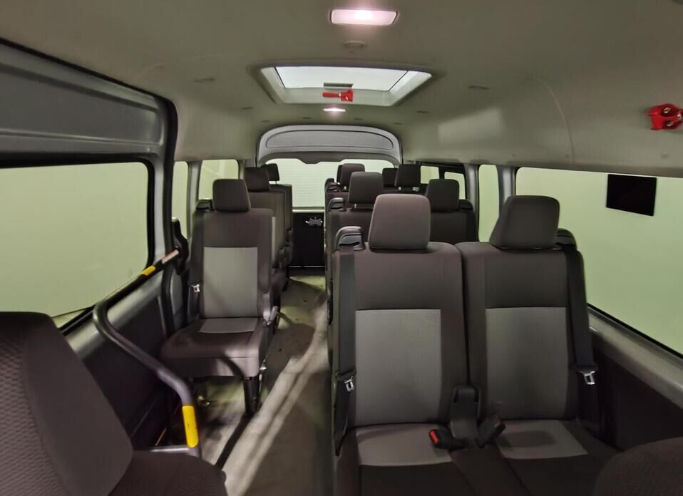 Toyota HiAce 2.8d MT (150 л.с.)