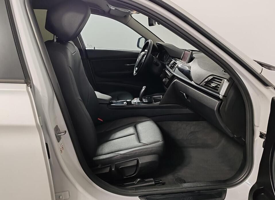 BMW 3 серии, VI (F3x) Рестайлинг 318i 1.5 AT (136 л.с.)