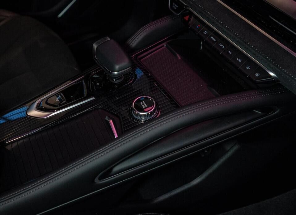 Geely Monjaro 2.0 AT (238 л.с.) 4WD