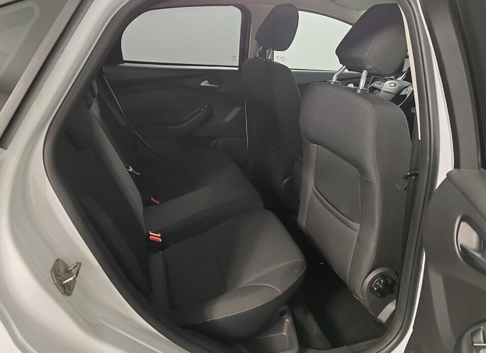 Ford Focus 1.6 AMT (105 л.с.)