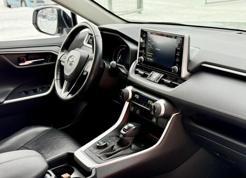 Toyota RAV4, V (XA50) 2.5 AT (199 л.с.) 4WD