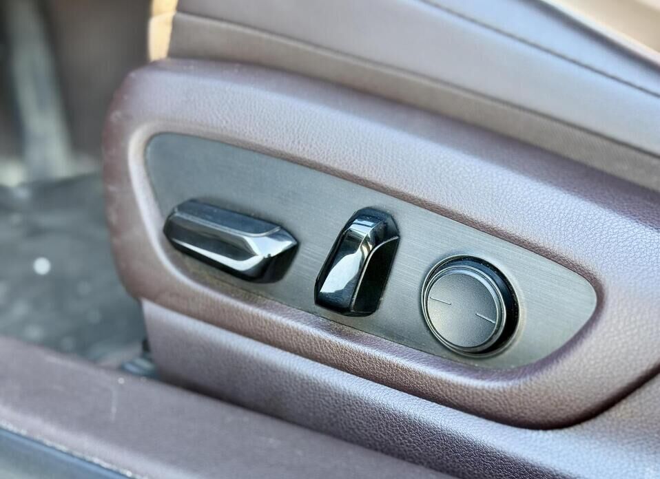 Lexus ES, VII 250 2.5 AT (200 л.с.)