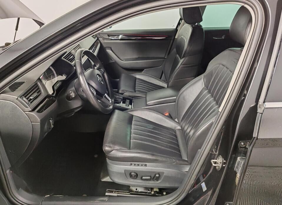 Skoda Superb 2.0 AMT (220 л.с.)