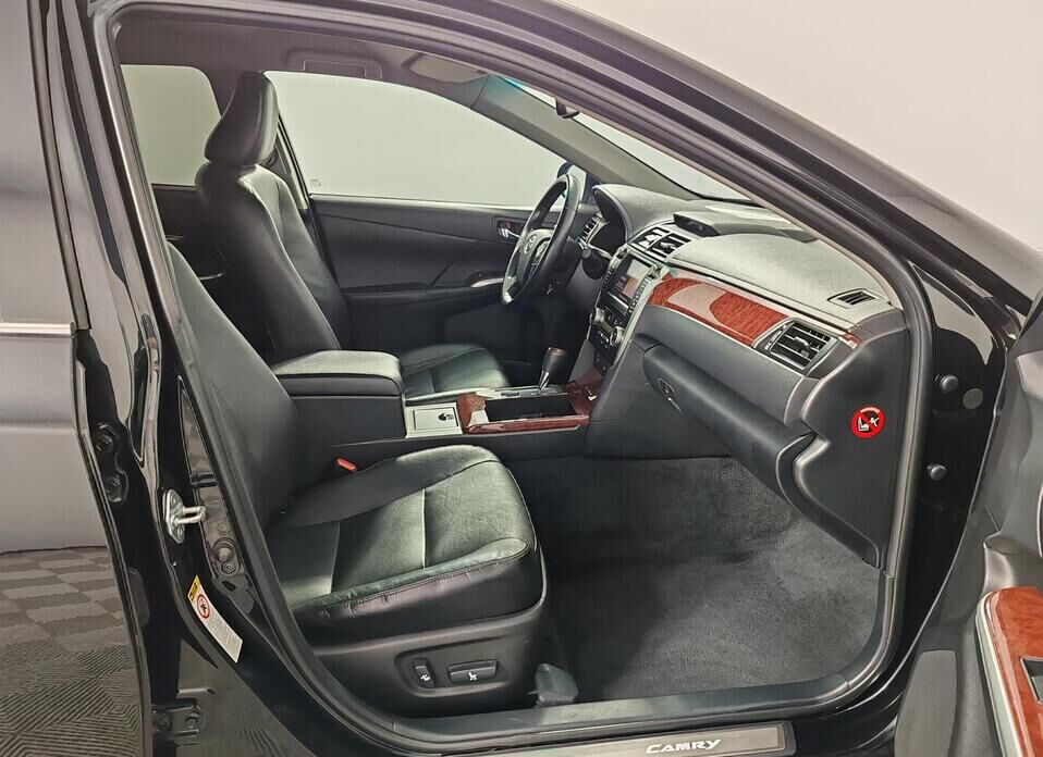 Toyota Camry 3.5 AT (249 л.с.)