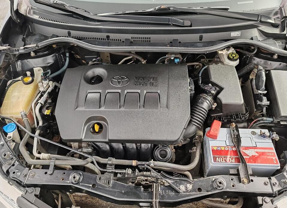 Toyota Auris 1.6 CVT (132 л.с.)