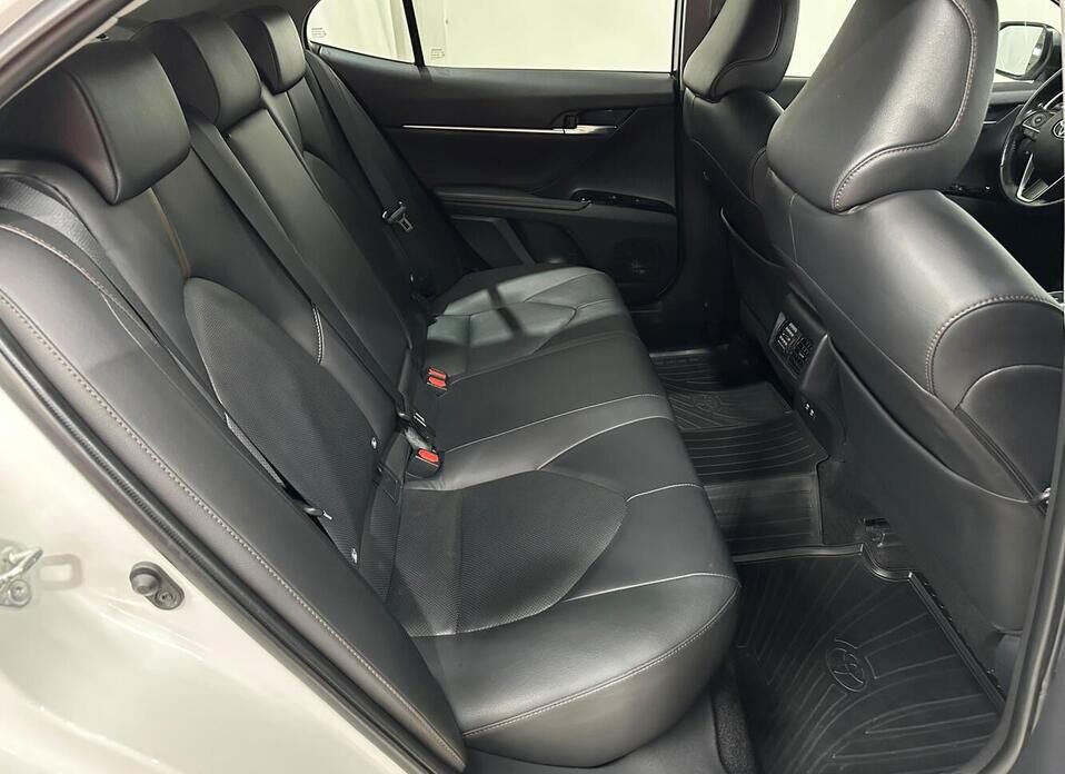 Toyota Camry, VIII (XV70) 2.5 AT (181 л.с.)