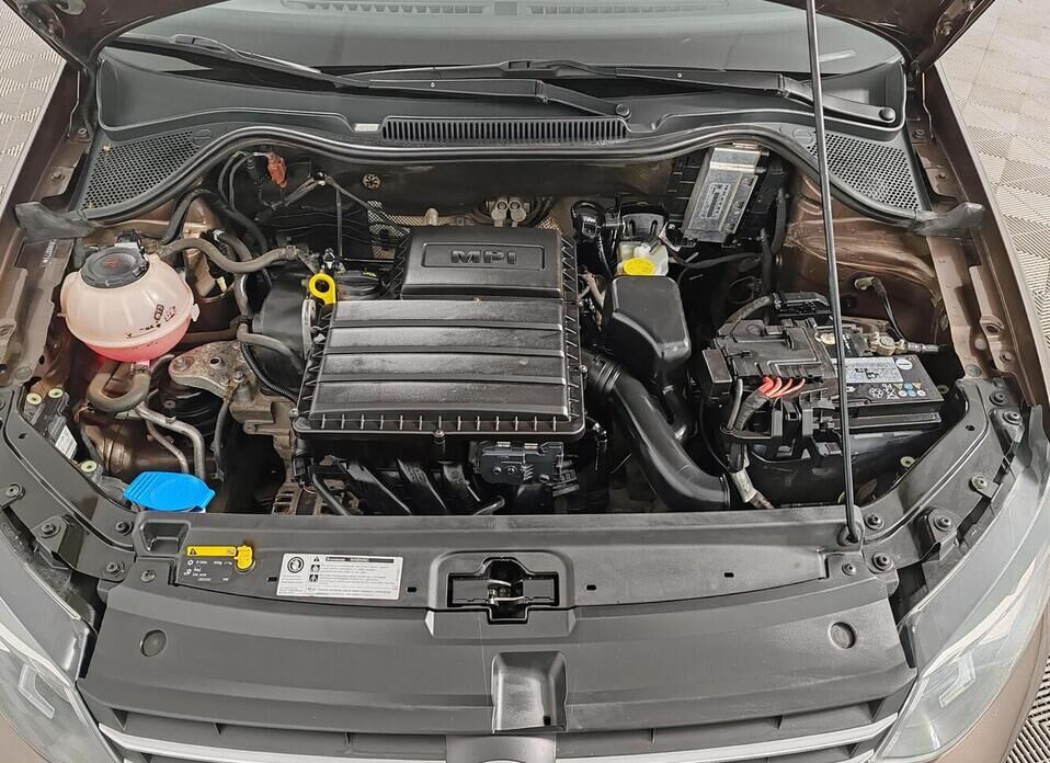 Volkswagen Polo, V Рестайлинг 1.6 AT (110 л.с.)